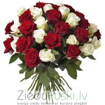 Baltas un sarkanas rozes: Белые и красные розы. шт. 99.00 €